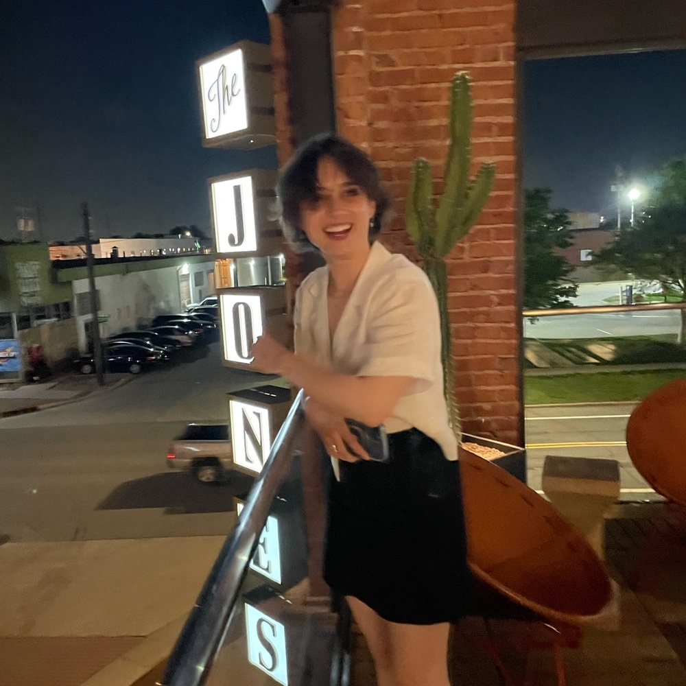 Meet your Posher, Iris